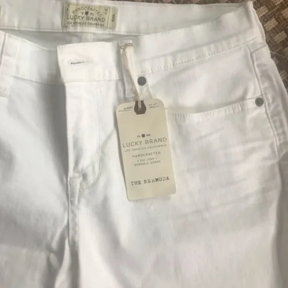 Lucky Brand New With Tags White Women’s Size 29 Bermuda Shorts - Picture 2 of 8